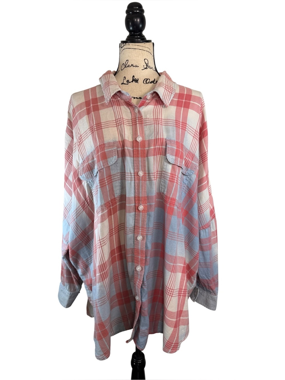 American Eagle Classic Pink Plaid Women's Button-Up Shirt size XL